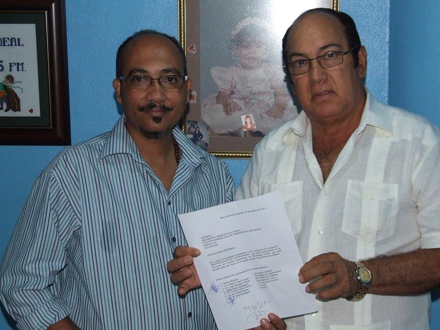 Rafael Martinez Inscribe Plancha